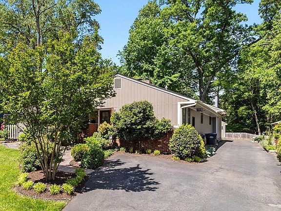 4th image of 3428 Executive Ave