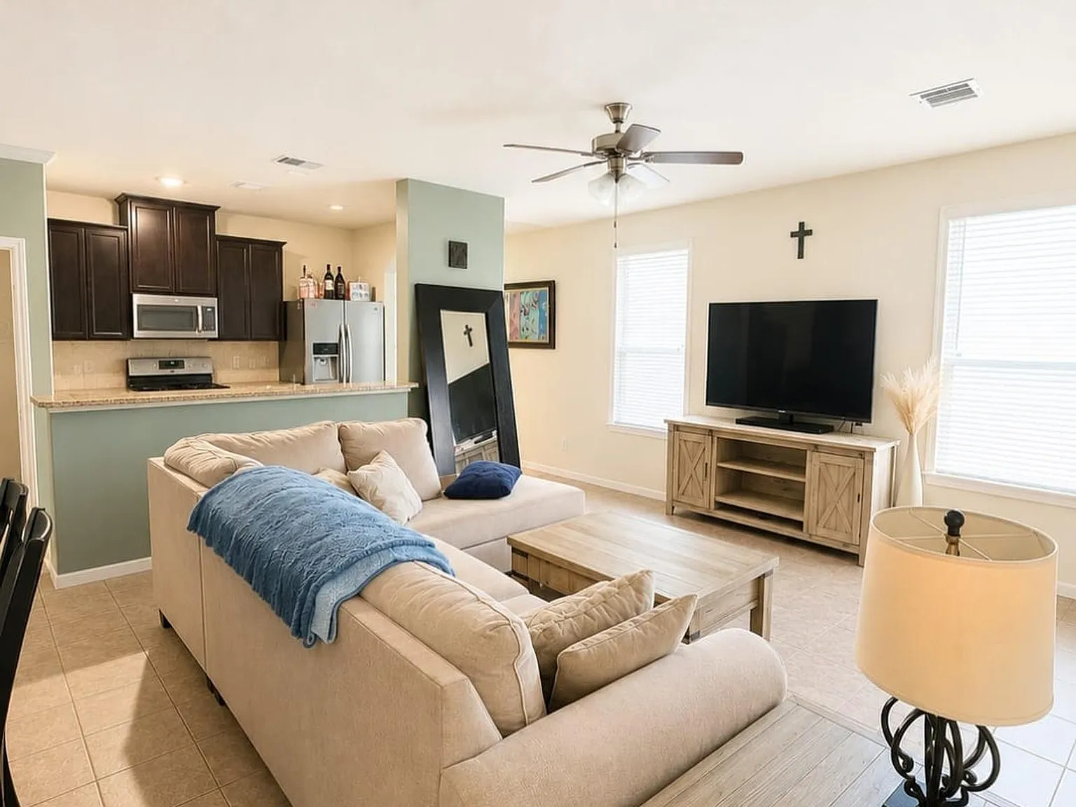 1 bed, 1.0 bath, 1498 sqft, $1,390 — Photo 4