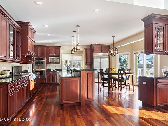 5th image of 207 E Justins Ct
