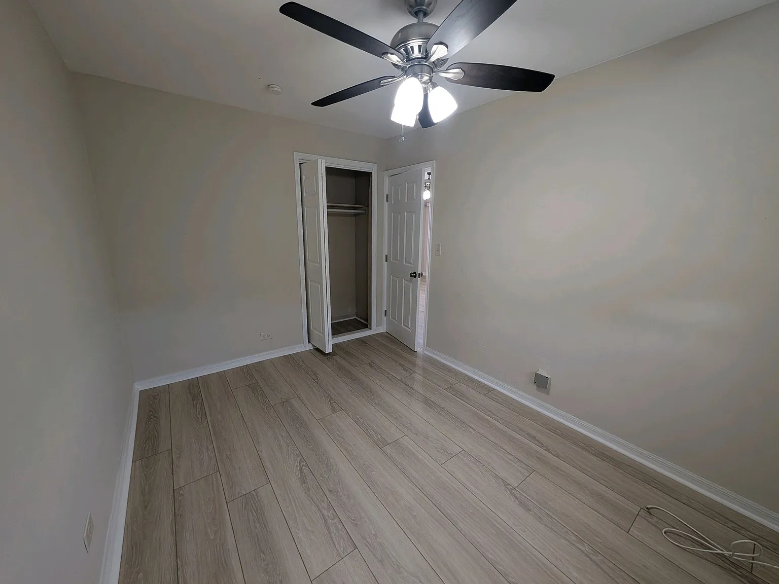 2 bed, 570 sqft, $1,800 — Photo 3