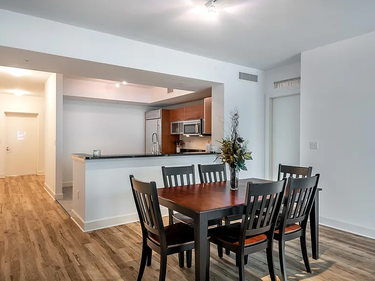 3001 Oasis Grand Blvd — Photo 5
