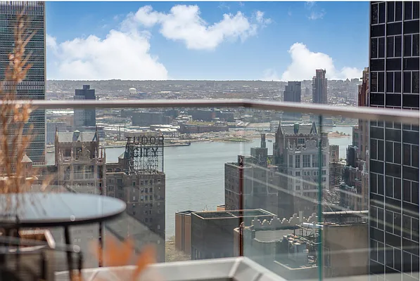 Rented by BLDG | media 21