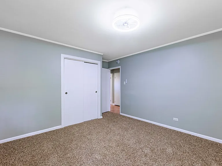 277 Somonauk St — Photo 12