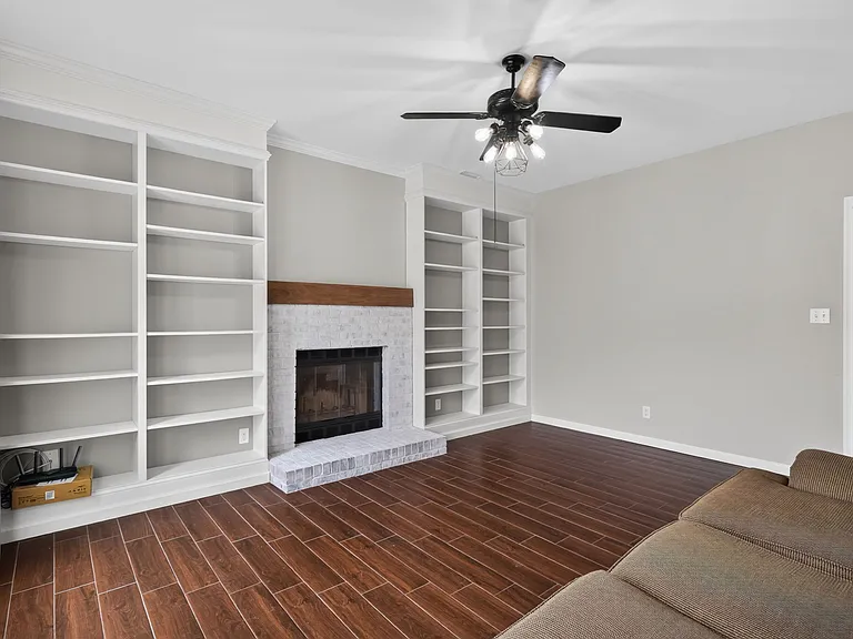 898 Gunston Ct — Photo 15