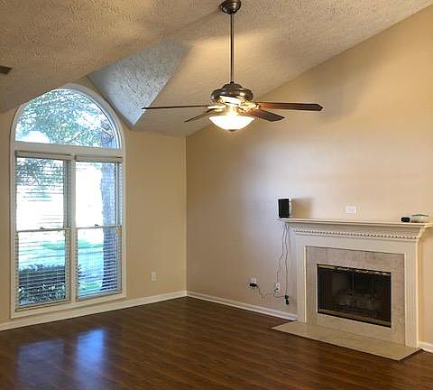 5th image of 3554 Cave Hill Pl