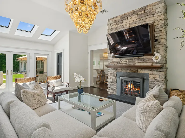 255 Moses Ln — Photo 6