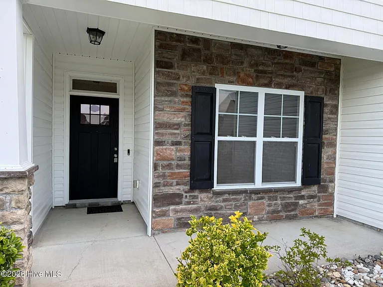 513 New Hanover Trl — Photo 2