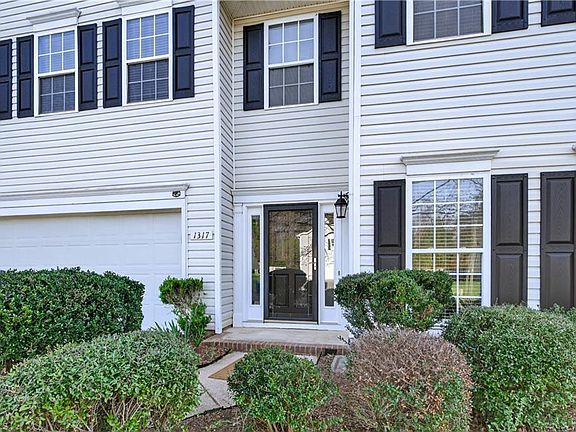 4th image of 1317 Sharp Ridge Rd