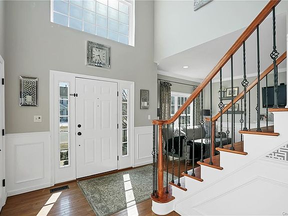 4th image of 2042 Independence Dr