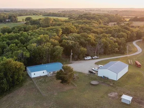 27204 S Urish Rd, Osage City, KS 66523