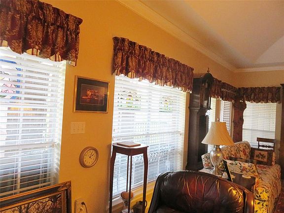 3rd image of 2815 Kings Crossing Dr APT 304