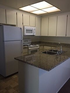 4th image of 1824 Redwood Dr