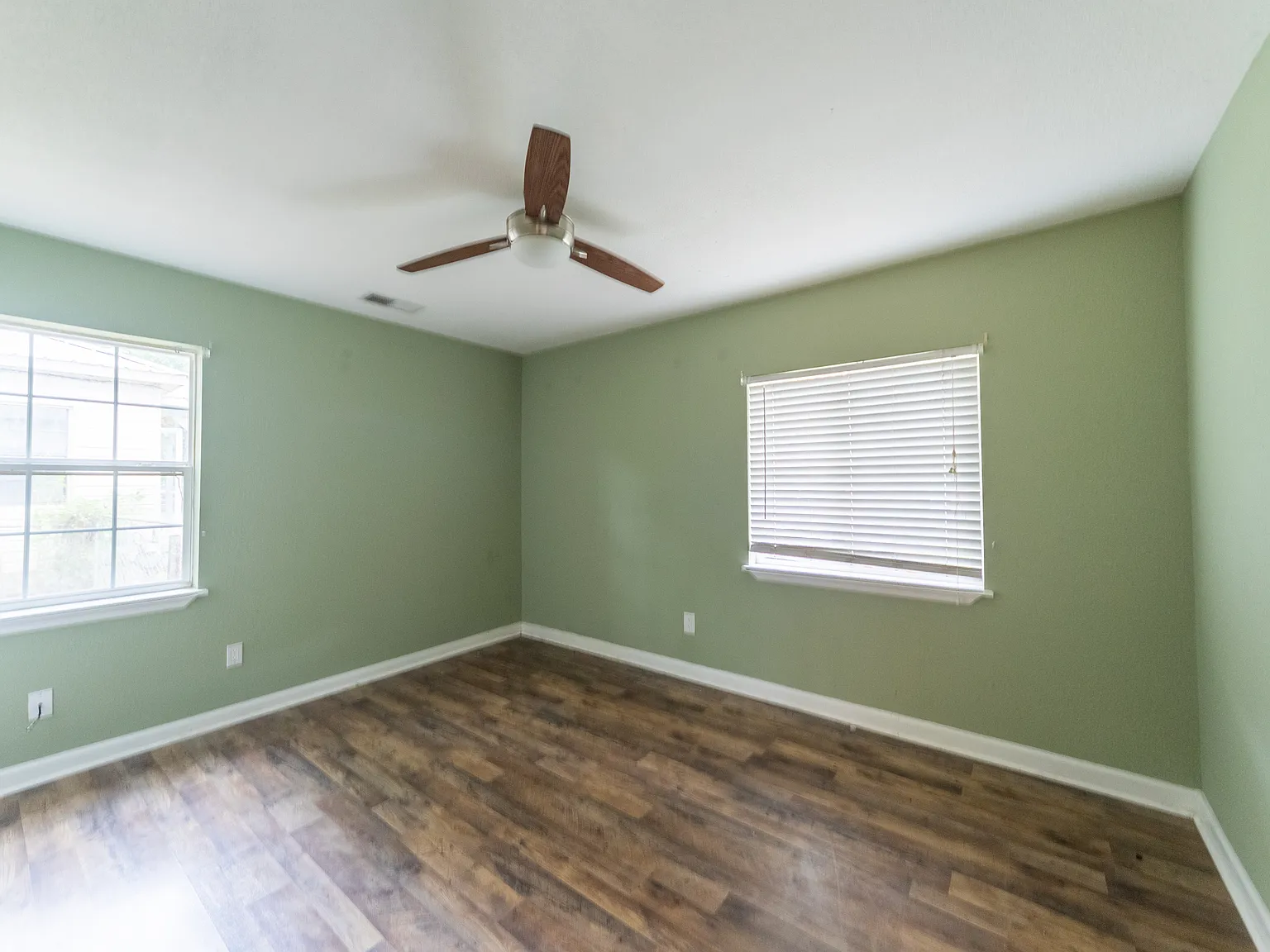 2 bed, 720 sqft, $900 — Photo 3