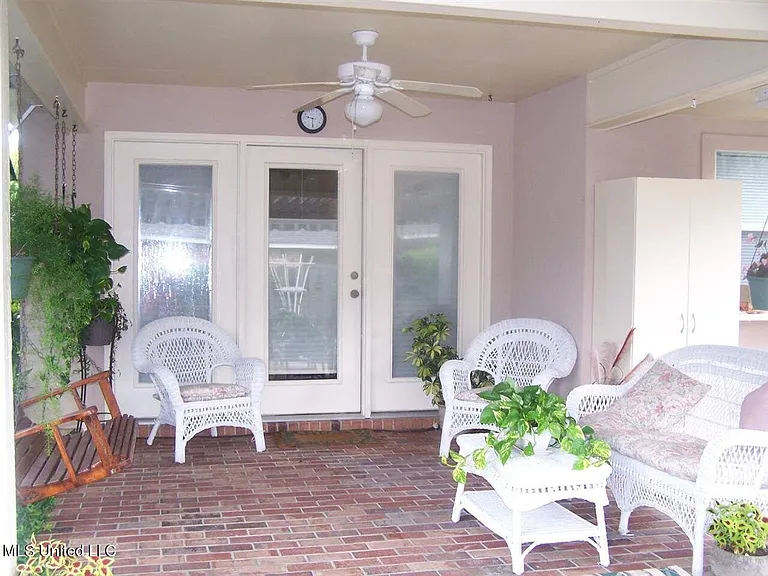 339 Cascades Cir E — Photo 5