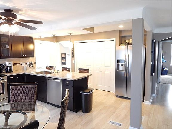 2nd image of 3911 Dawnshire Dr
