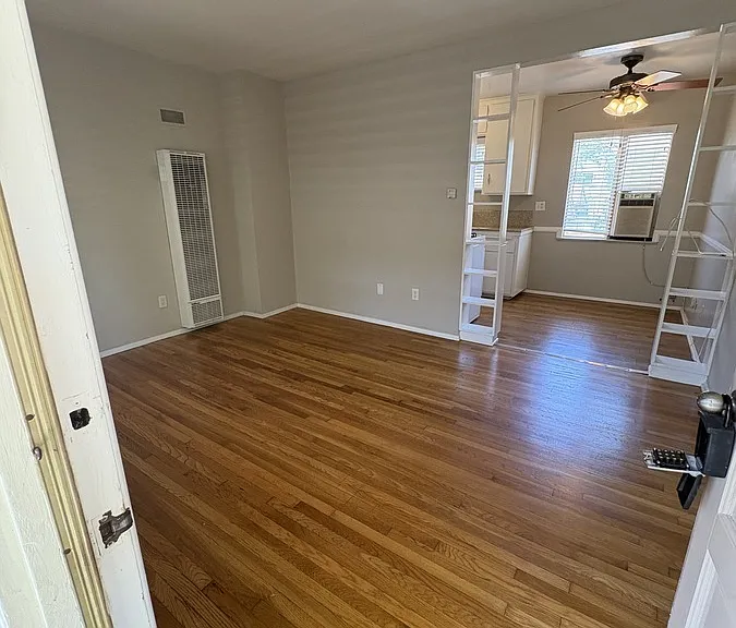 335 S Los Robles Ave #E — Photo 1