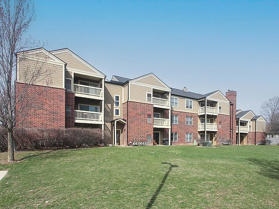 2nd image of 105 Glengarry Dr APT 308