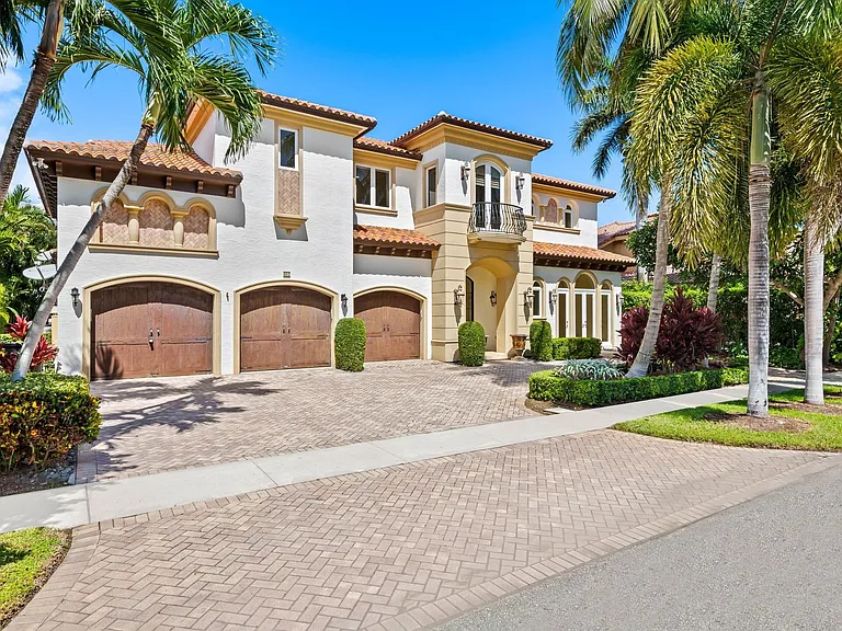 861 Nafa Dr — Photo 2