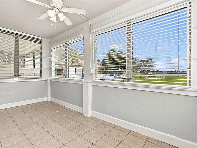 1812 Killarney Dr — Photo 17