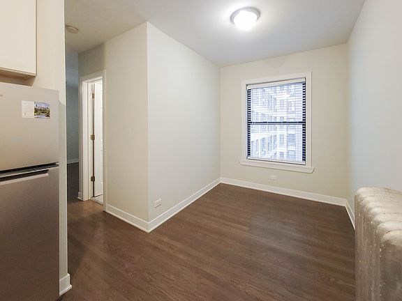 3rd image of 516 1/2 W Cornelia Ave #308