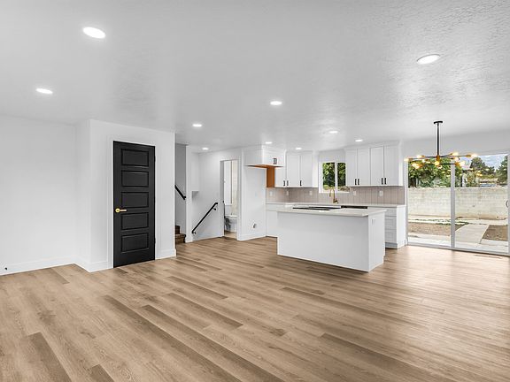 5th image of 554 Nelson Ave