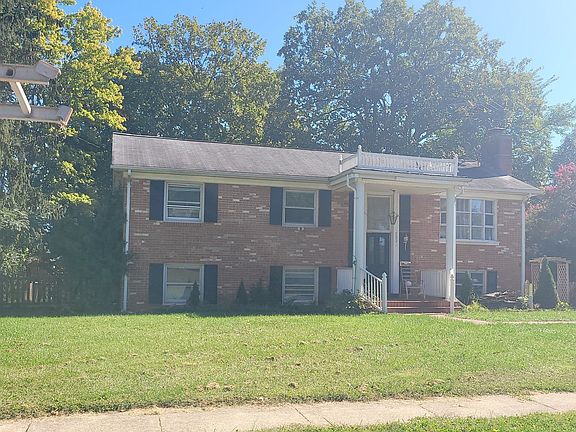 3rd image of 9931 Loudoun Ave