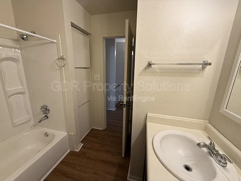 1928 Buena Vista Dr SE #B — Photo 14