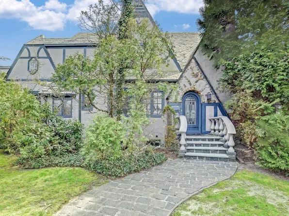 111 Monmouth Dr, Deal, NJ 07723