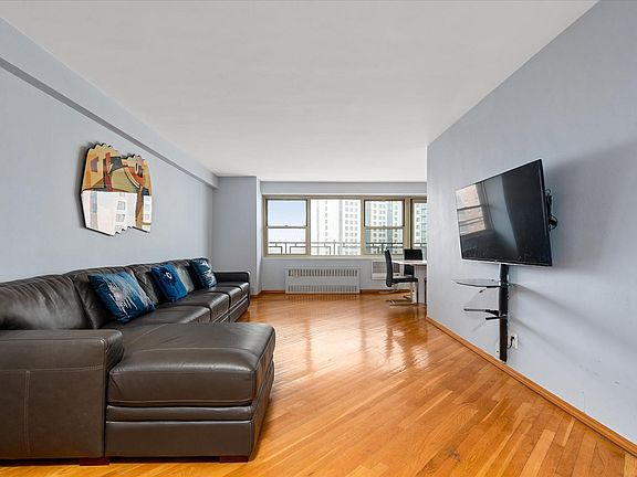 2nd image of 2928 W 5th Street #10P