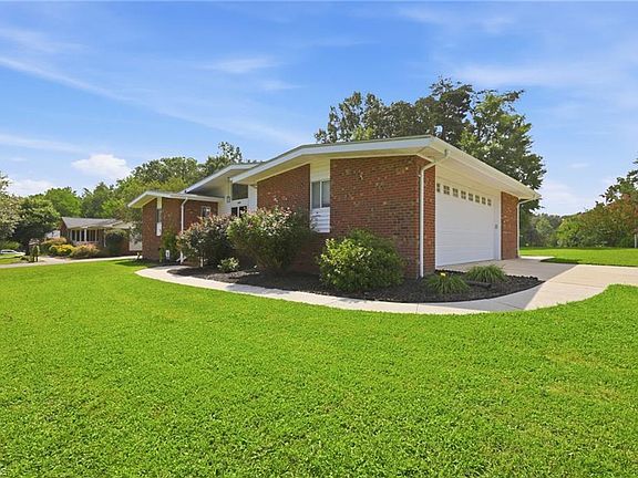 2nd image of 2405 Hillford Dr
