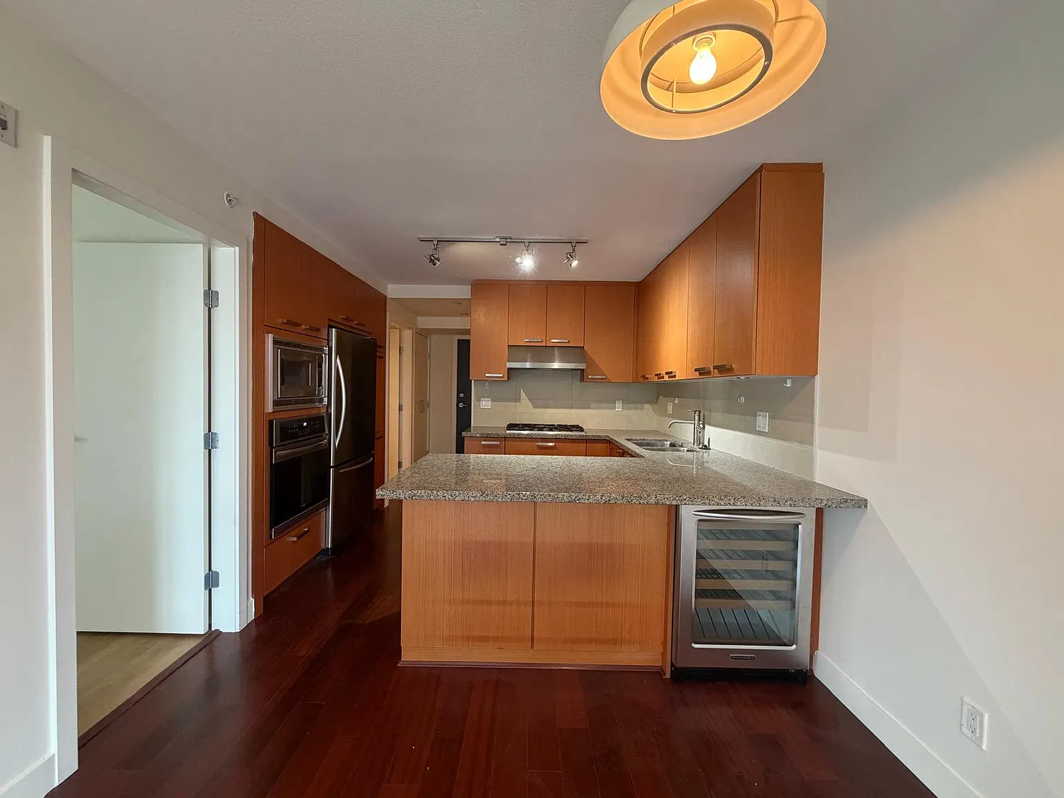 3228 Tupper Street Vancouver — Photo 2