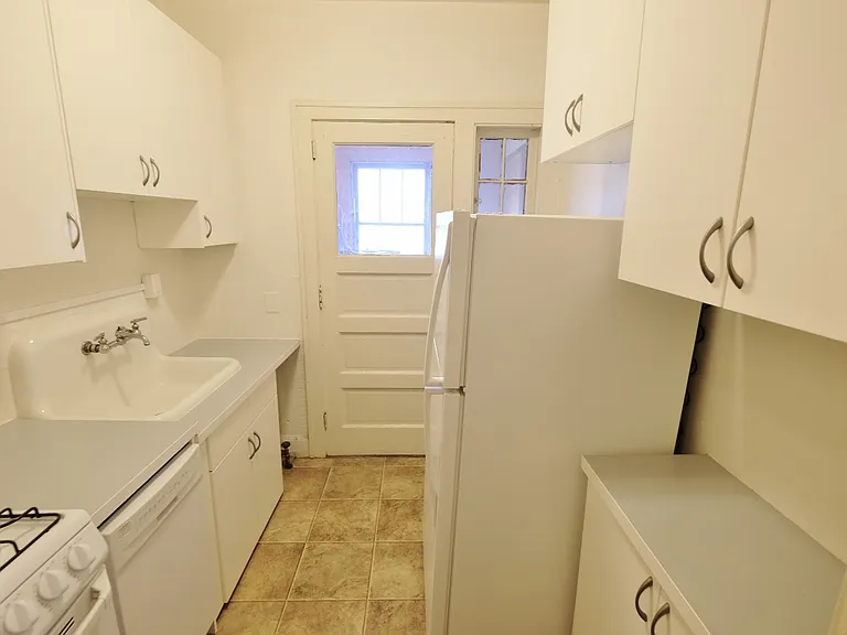 Snelling Villas — Photo 28