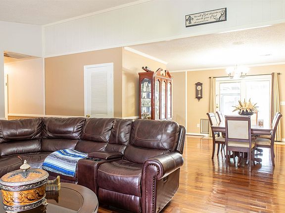 5th image of 32 Woodharbor Dr