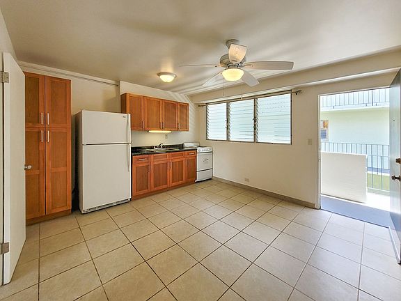 3rd image of 444 Kuamoo St APT 404