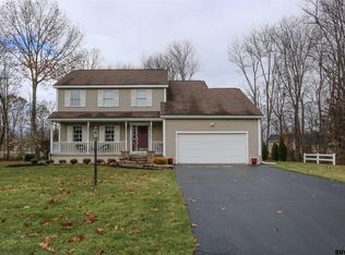 93 Stacey Crest Dr, Schenectady, NY 12306