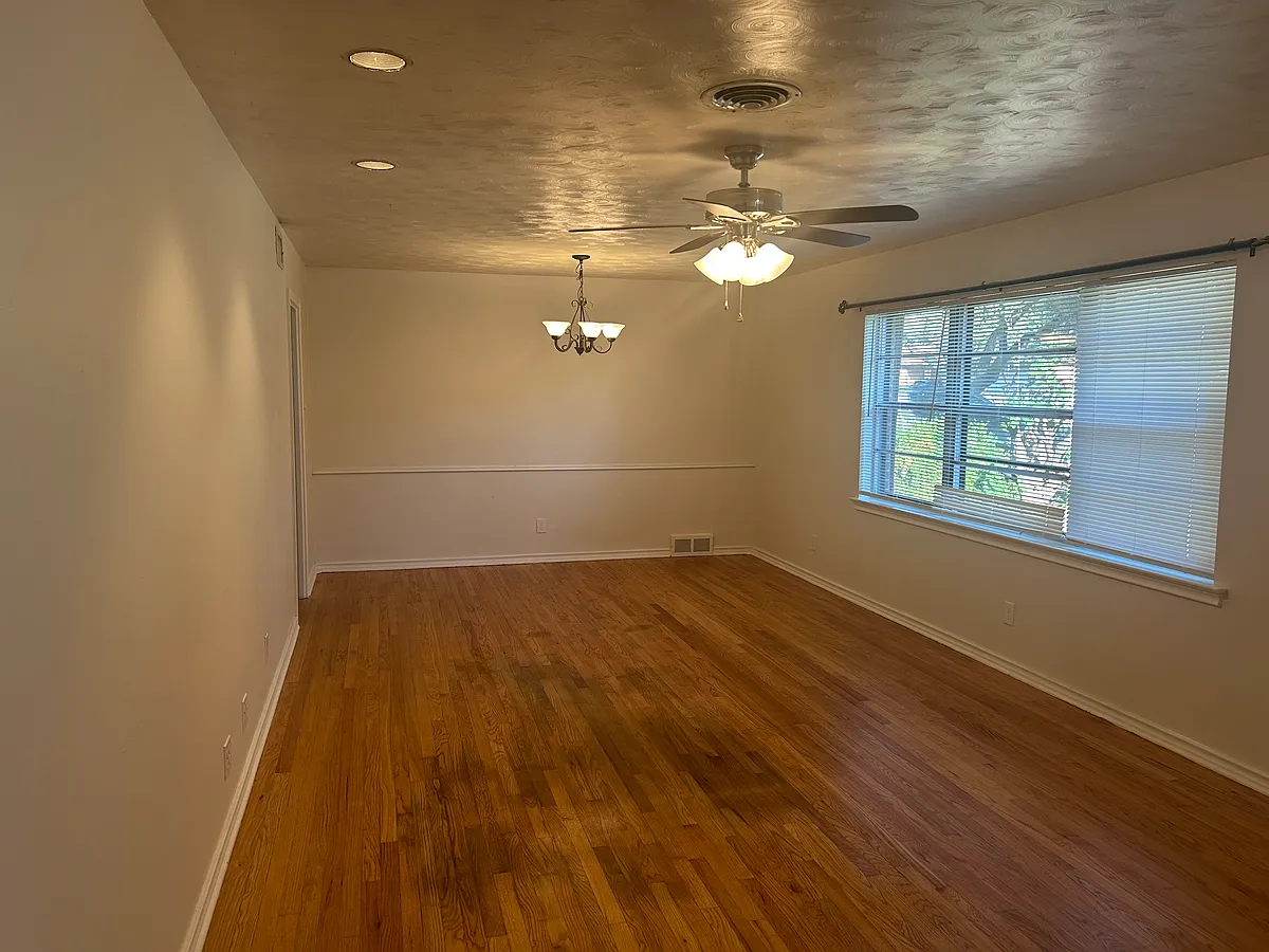 Building Photo - 8051 Fall River Dr