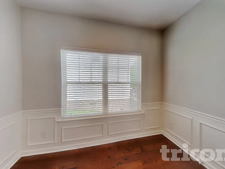 1048 Solomon Ln — Photo 3