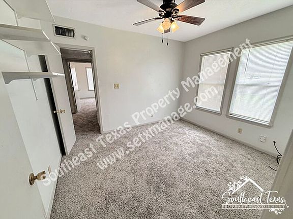 5th image of 6129 Howe St