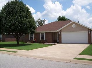 430 Woods Dr, Centerton, AR 72719