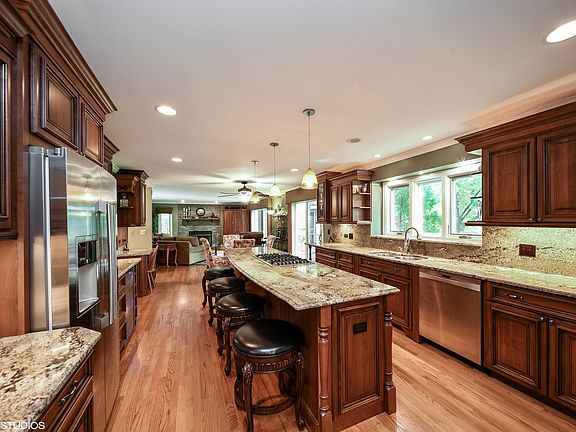 5th image of 42 Gino Ln