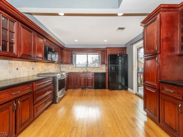 18 Brotherton Ave, Rockaway Twp., NJ 07866