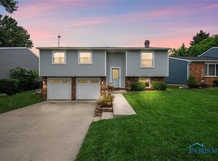 5620 Brook Point Rd, Toledo, OH 43611