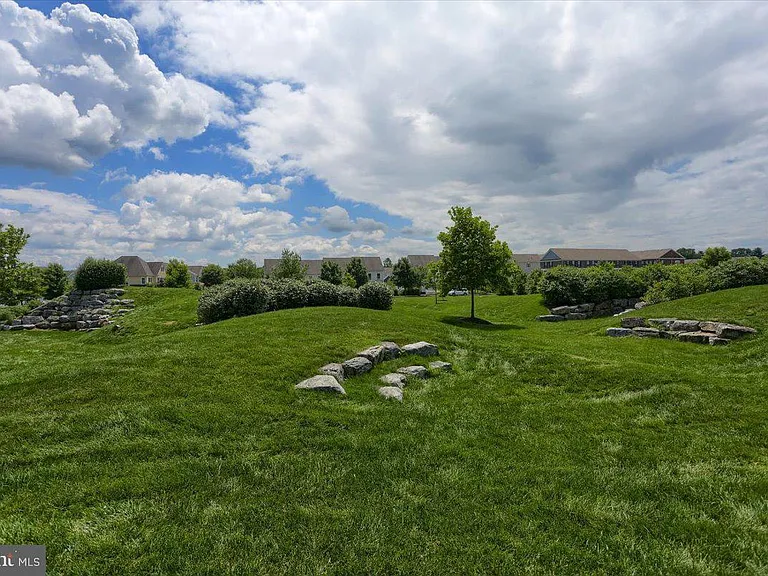 405 Line Rd — Photo 33