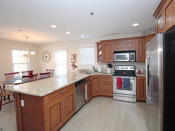 4th image of 845 Pennlyn Pl Floor B-2nd