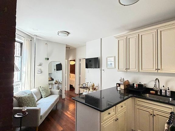 2nd image of 350 E 67th St APT 22