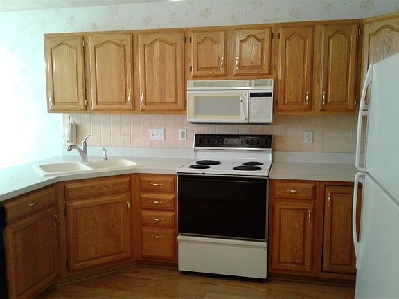 2nd image of 6596 Laurelwood Dr