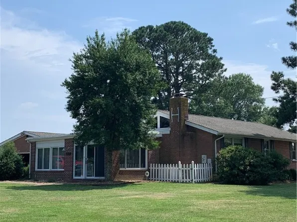 4702 Cedar Ln, Petersburg, VA 23803