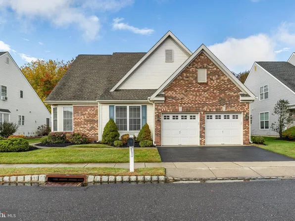 16 Hibiscus Dr, Marlton, NJ 08053