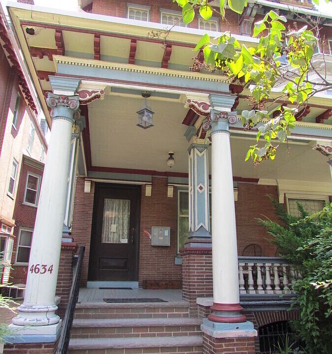 1st image of 4634 Spruce St #3F