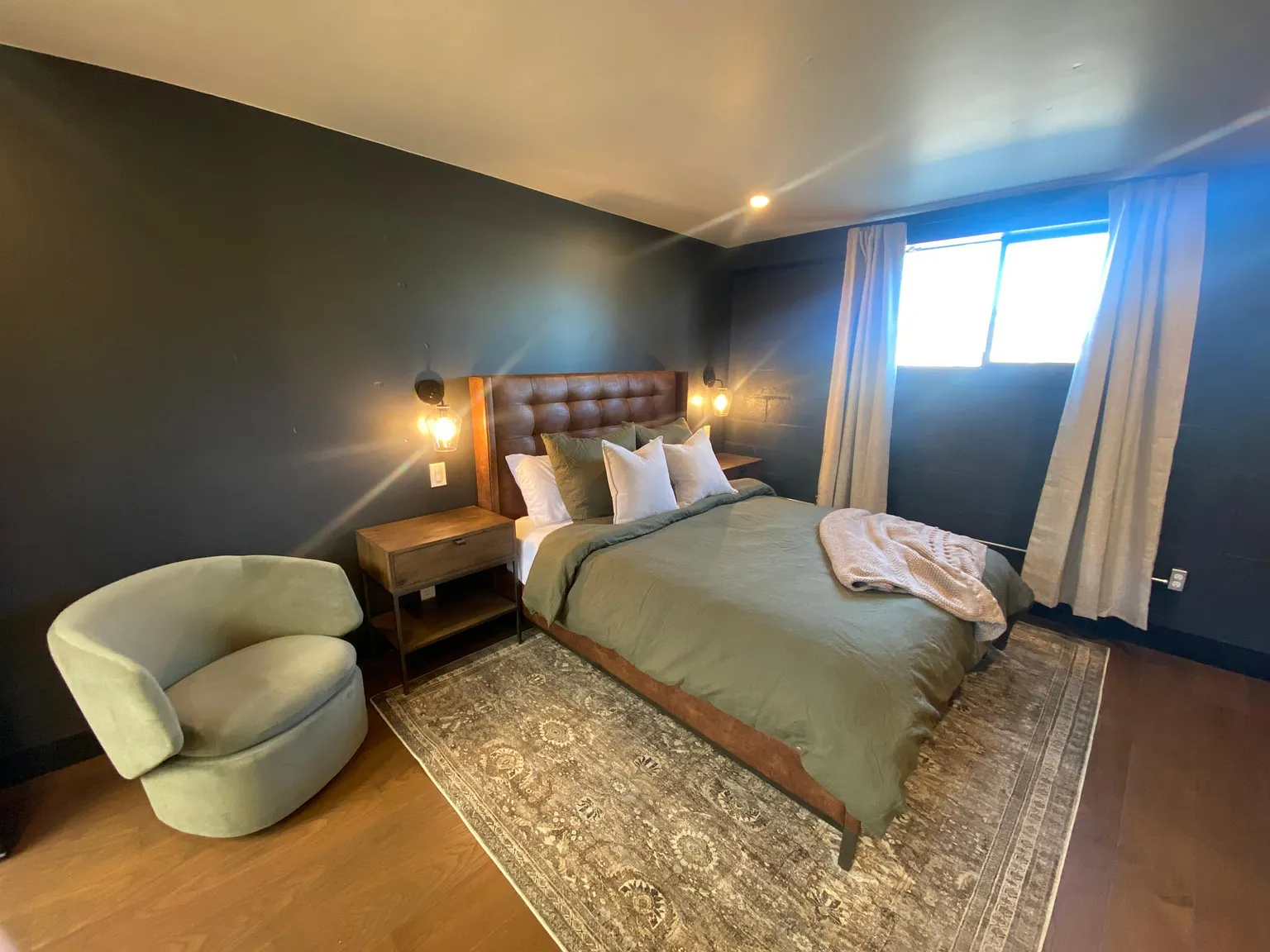 Studio, 350 sqft, $1,500 — Photo 2